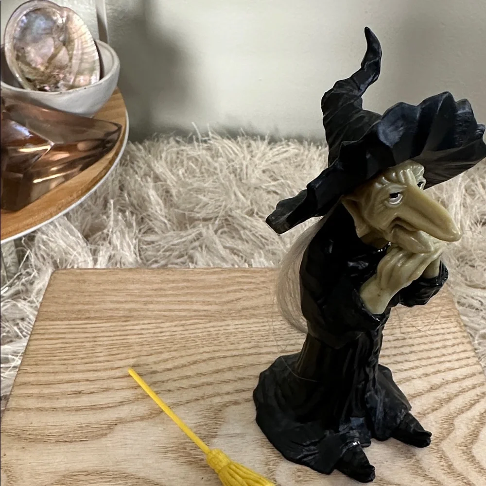 Vintage Witch Wilton 1979 5